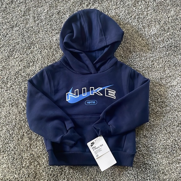 NEW! NIKE 2-PIECE BLUE SWEATSHIRT AND SWEATPANTS SET. SIZE 2T. BOYS. - Picture 5 of 8
